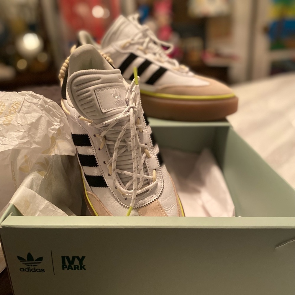 Ivy Park Supersleek 72